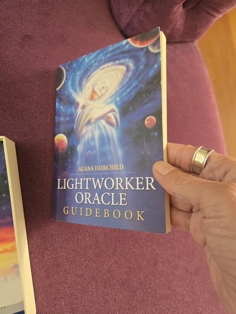 Lightworker Oracle, BNIB - Picture 4 of 5